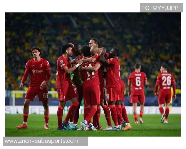 曼联恢复训练双红会首发缺席替补球员积极参与备战