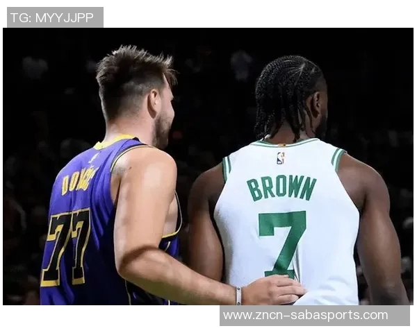 杰伦布朗引领绿军逆袭表现超东契奇应当入选一阵